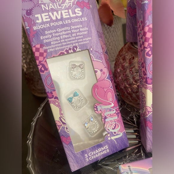 🆕💅🏻 IONI LIMITED EDITION PRESS-ON NAILS AND NAIL ART COLLECTION. BRAND NEW! - Picture 5 of 7